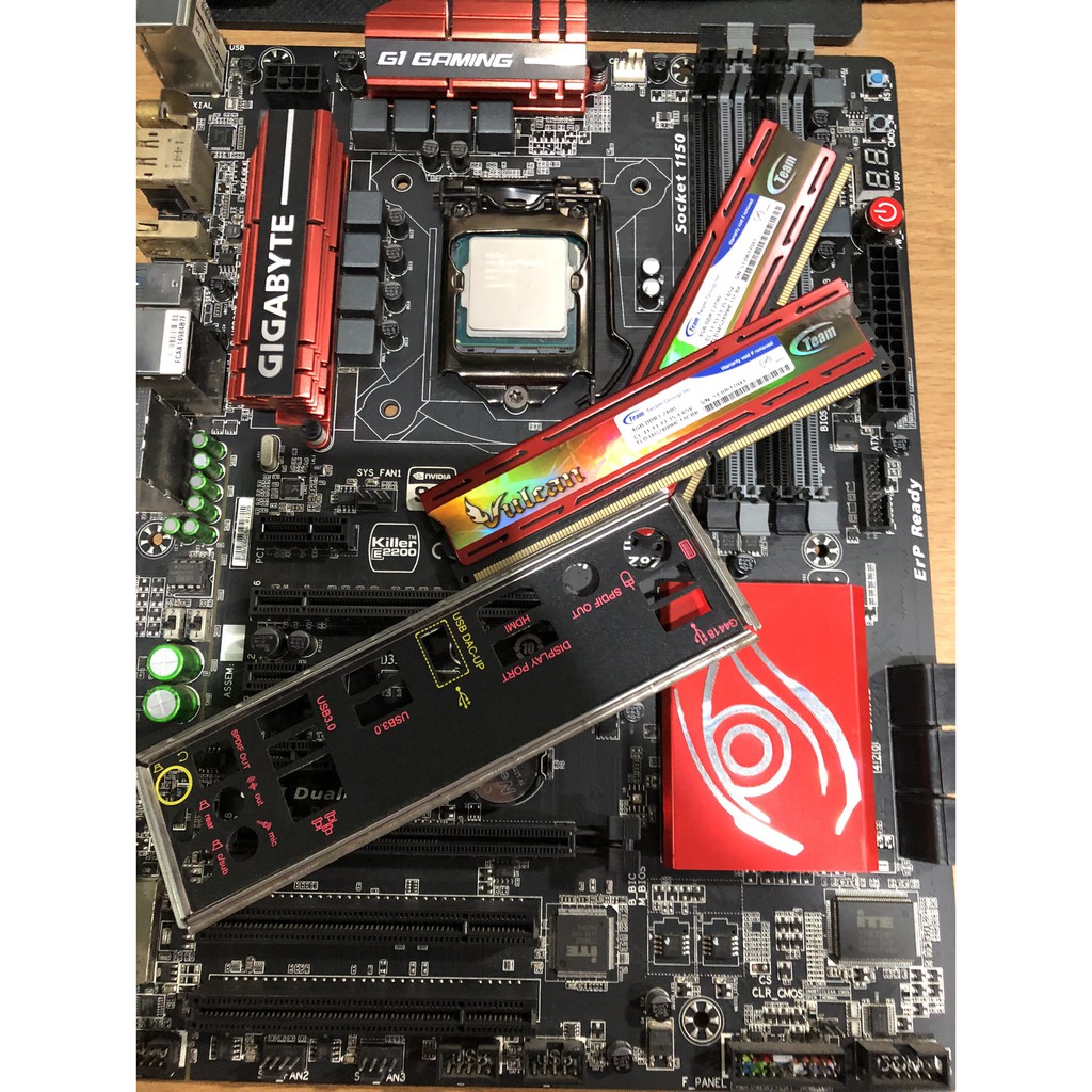 I5 4670K + MB Gigabyte GA-Z97X-Gaming 3 + Ram 8gb(2*4) ddr3 2400 แถมชุดน้ำปิด1ตอน