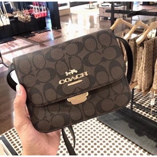 🎀 (สด-ผ่อน) กระเป๋าสะพาย 7 นิ้ว น้ำตาลเข้มลายซี C5592 MINI BRYNN CROSSBODY IN SIGNATURE CANVAS