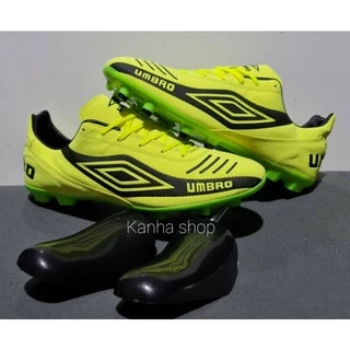 รองเท้าสตั๊ดเตะฟุตบอล umbro สินค้าพร้อมส่งนิ่มใส่สบายงานสวยคุณภาพดี