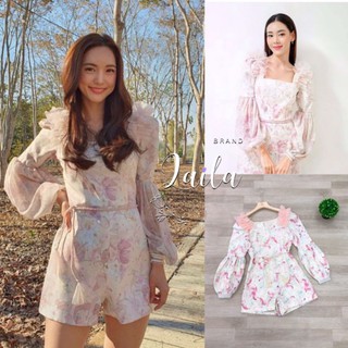 byLaila:jump suit โทนสีละมุนๆแขนยาวแต่งปลายขอบลูกไม้ ทรงแขนพองๆ