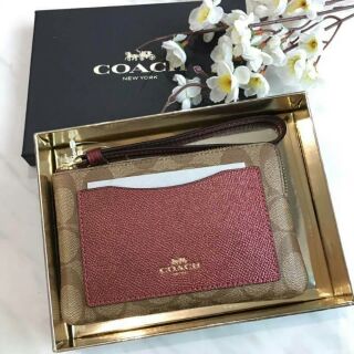 Coach Wristlet With Box F22713 (สอบถามพร้อมส่งก่อนโอนค่ะ)