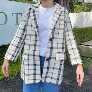 plaid blazer เบลเซอร์งานดี สีดี ใส่ได้หลายโอกาส มีซับใน มีบุที่บ่าบางๆ ค่า