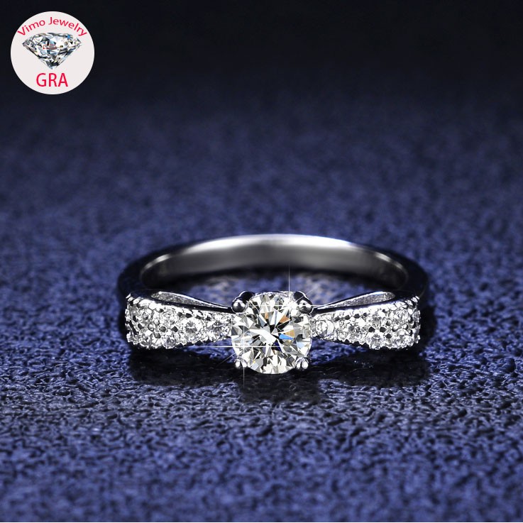 [พร้อมใบรับรอง GRA] S925 เงินสเตอร์ลิง 0.5 กะรัต Moissanite แหวนหกง่ามโบว์ Moissanite แหวน