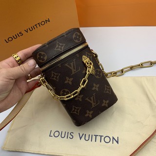 louis vuitton ราคา1800.-