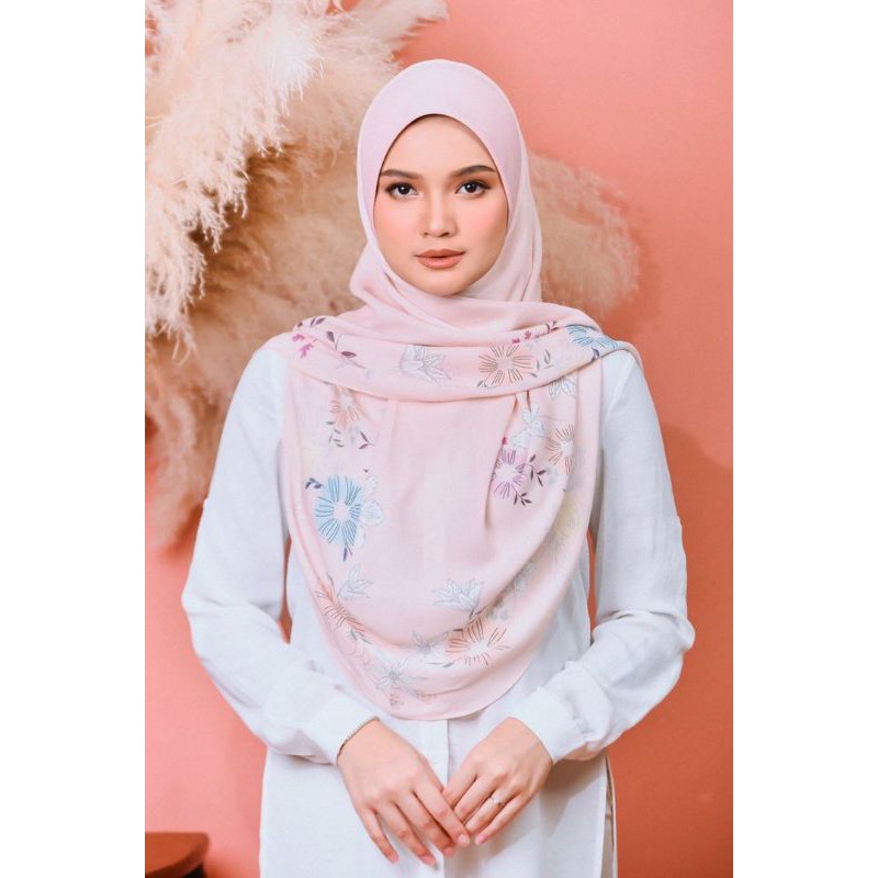 Ella st Collection ผ้าพันคอผ้าซิ่นปอมปอม