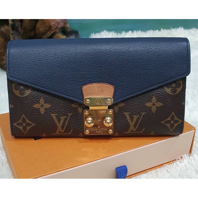 LV Sarah wallet16 การด์  ปี2018