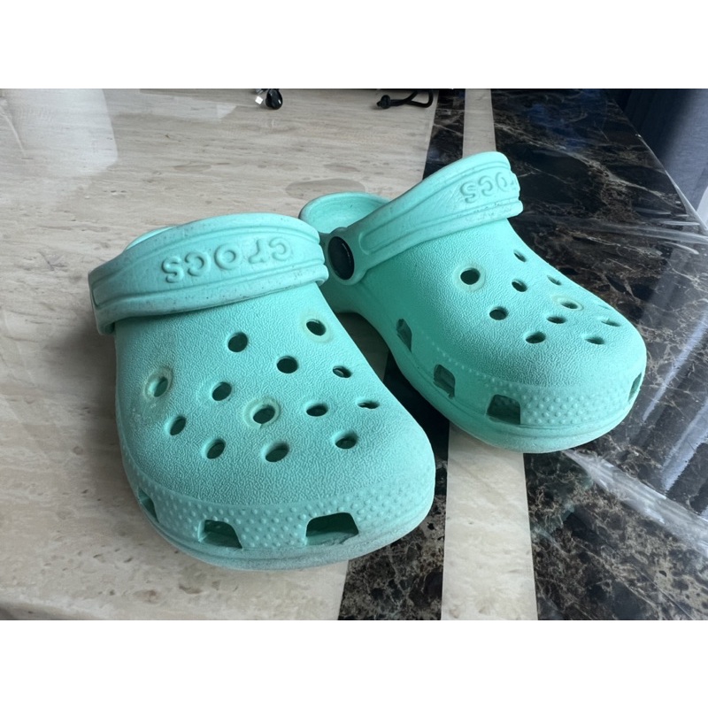 รองเท้ามือสอง crocs size c8 สำหรับเท้าขนาด 15-16 cm