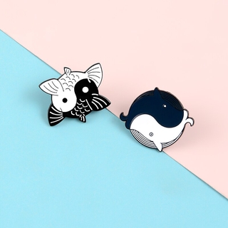 Yin Yang Taichi Enamel Pin เข็มกลัดรูปปลาวาฬสําหรับตกแต่งเสื้อผ้า