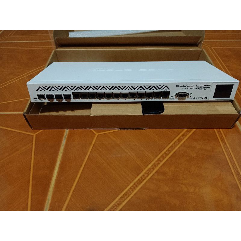 mikrotik cloud core router ccr1036