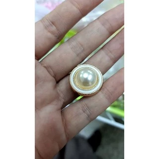 กระดุมแฟชั่น สวยๆๆ มีหลายแบบ ขนาด 18-25มม.(จำนวน 5 ชิ้น)