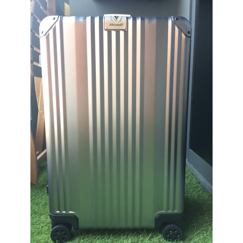 Legend Walker 25นิ้ว สี Gunmetal ของใหม่