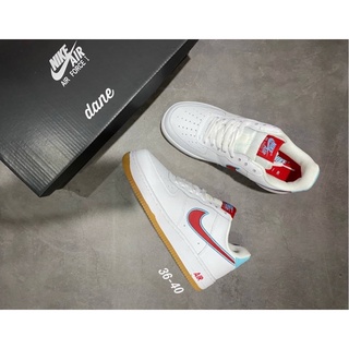 💫สินค้ามีพร้อมส่งคะ💫รองเท้าผ้าใบของ#nikeairforce1ของผู้หญิง👩 Size: 36,37,38,39,40 เป็นหนังสีขาว📦มีพร้อมส่ง/กล่องรุ่น/