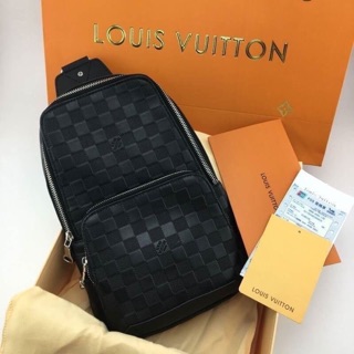 louis vuitton คาดอกhiend