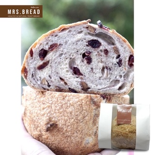 Walnut &amp; Cranberry sourdough bread ขนมปังซาวโดว์รสวอลนัทแครนเบอรี่