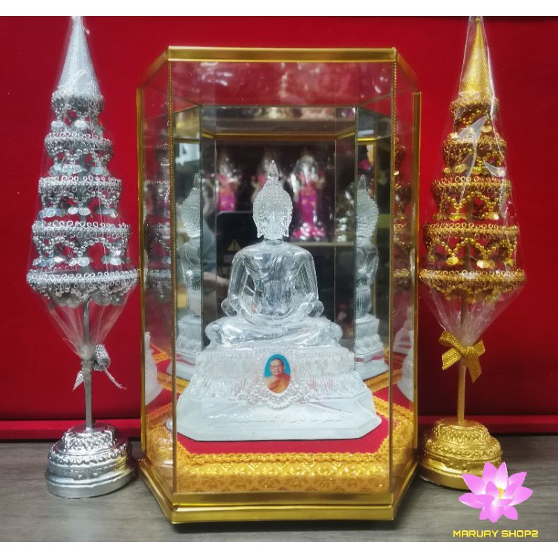 พระเชียงแสนแก้วใส หลวงปู่ฤาษีลิงดำ หน้าตัก 3 นิ้ว พร้อมตู้ครอบ