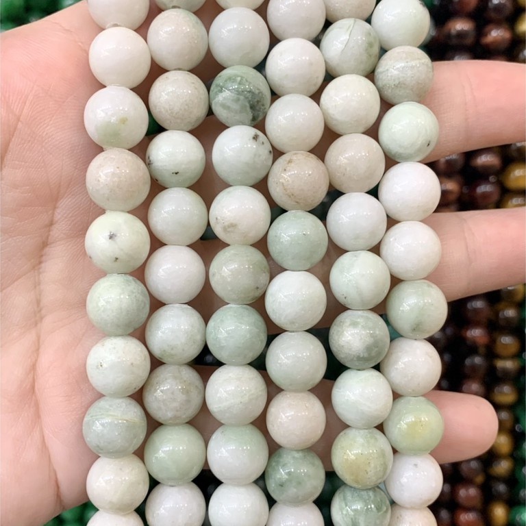 หยกเขียว หยกพม่า Myanmar Green Jade หินแห่งความอุดมสมบูรณ์ ทรงกลม เส้นยาว เกรด A