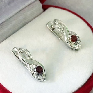 P6409 ต่างหูพลอยโกเมนแท้ ( Garnet ) แบบอิงลิชล็อค ตัวเรือนเงินแท้ 925 ชุบทองคำขาว