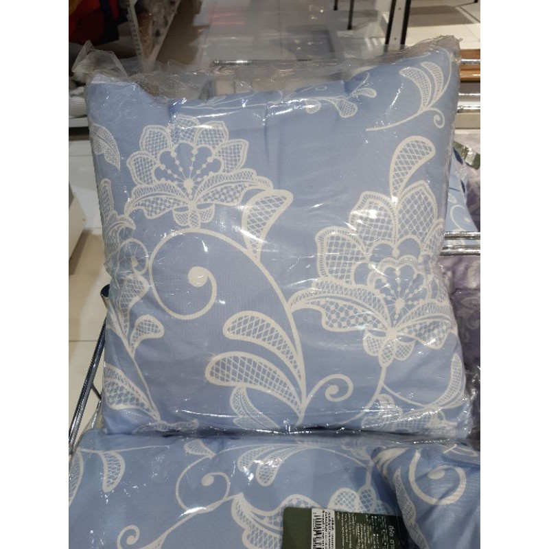 HAVEN หมอนอิงลายลูกไม้ สีฟ้า