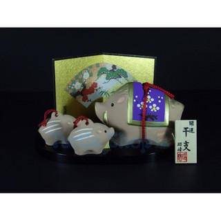 หมูป่าตั้งโชว์ set no.118 (สูง 4.5 &amp;10.5 cm)เซตครอบครัว อวยพรให้ครอบครัวอุดมสมบูรณ์✓สินค้าได้ครบเซ็ตตามรูป