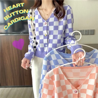 Heart button cardigan ⏤ คาร์ดิแกนสีพาสเทลกระดุมชมพูลายตาราง