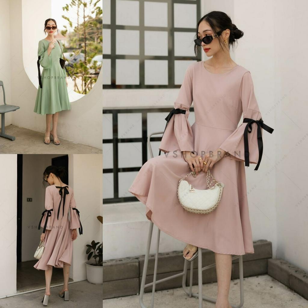 พร้อมส่ง เดรสยาวคอกลมแขนทรงกระดิ่ง ทรงเจ้าหญิงเว้าหลังและผูกโบว์  งานป้ายvshop