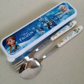 ชุด set กล่อง ช้อน ส้อม สแตนเลส แบบพกพา ขนาดผู้ใหญ่ เด็กโต ลาย เจ้าหญิงหิมะ Frozen ขนาดกล่อง 8x2 นิ้ว