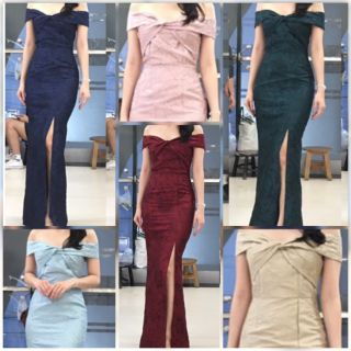 🔴แชทถามสต็อคก่อนจ่ายเงิน🔴Maxidressยาว s m l xl เดรสเปิดบ่า บิดทวิตอกทรงเข้ารูป ซิบหลัง ผ่าหน้าผ้าทอผสมอัดลายดอกยับ เดรสย