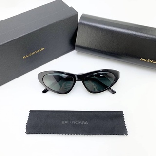 BALENCIAGA ANGULAR BLACK CAT-EYE ACETATE SUNGLASSES แว่นตากันแดดแบรนด์บาลองเซียก้า ทรงแคทอาย สีดำ สกรีนตัวหนังสือ