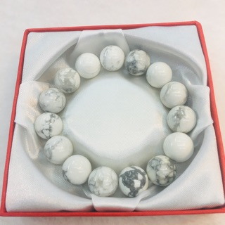 สร้อยข้อมือหินฮาวไลท์ (Howlite)