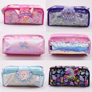 ราคาจัดโปร❤️❤️❤️กระเป๋าดินสอสมิกเกอร์ smiggle กล่องดินสอแบบพับ Smiggle Deja Vu Utility Pencil Case กลิ่นหอมใช้แล้วฟิน