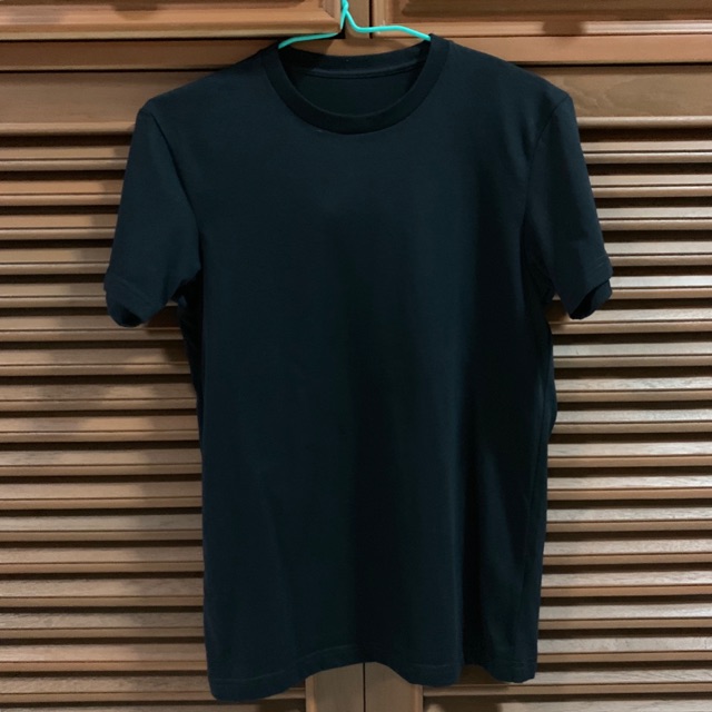 เสื้อยืด uniqlo มือสอง