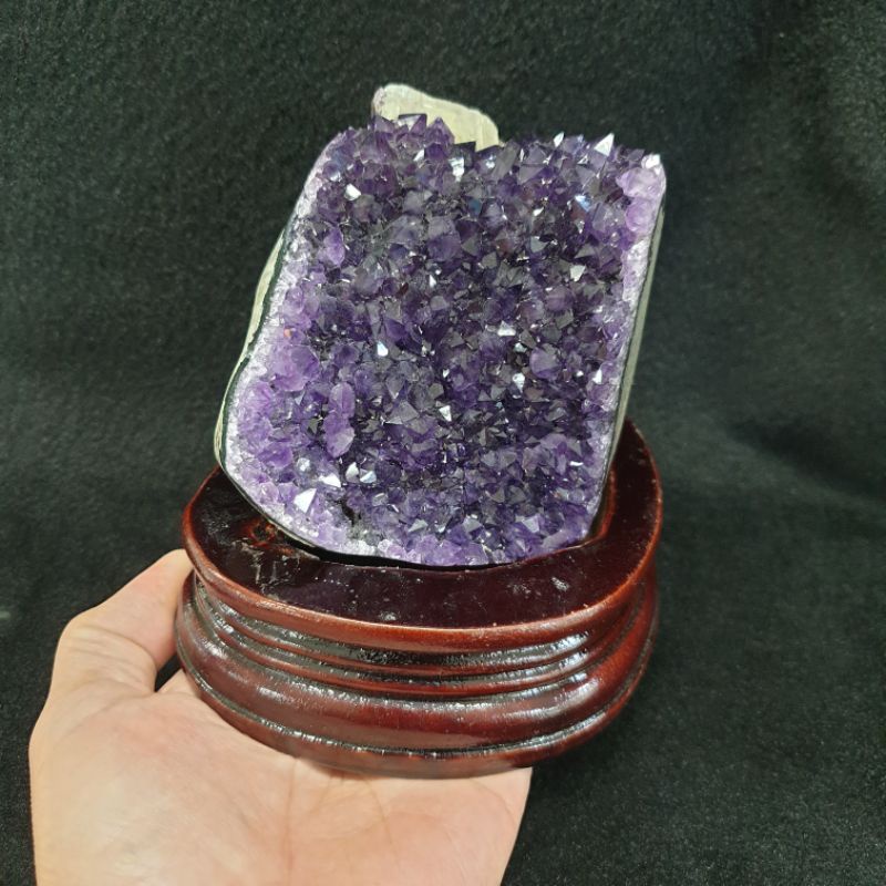 ผลึกหินอเมทิสต์ อเมทิสต์ โพรงอเมทิสต์ (Amethyst)อเมทิส อะเมทิสต์ สูง 10.5ซม.หน้ากว้าง 9.4ซม.หนา 10 ซ