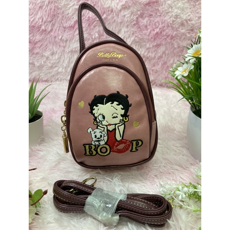 (พร้อมส่ง)กระเป๋าแบรนด์แท้ Betty Boop ทรงไข่ สีชมพู