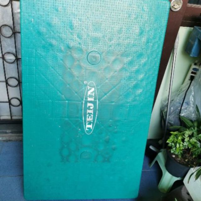 พาเลท Pallet พลาสติกหน้าทึบ มือสอง กลาง ขนาด 108*65*13 cm