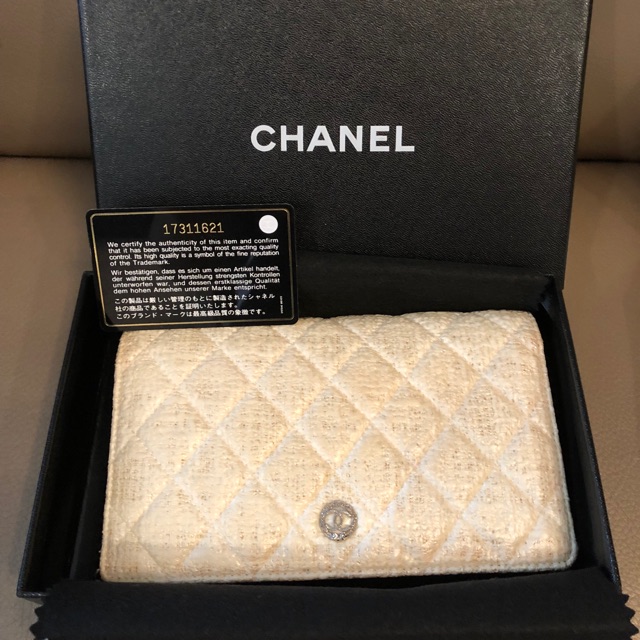 Chanel L Yen Wallet