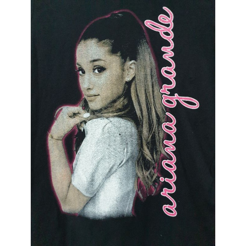 เสื้อยืด Ariana Grande