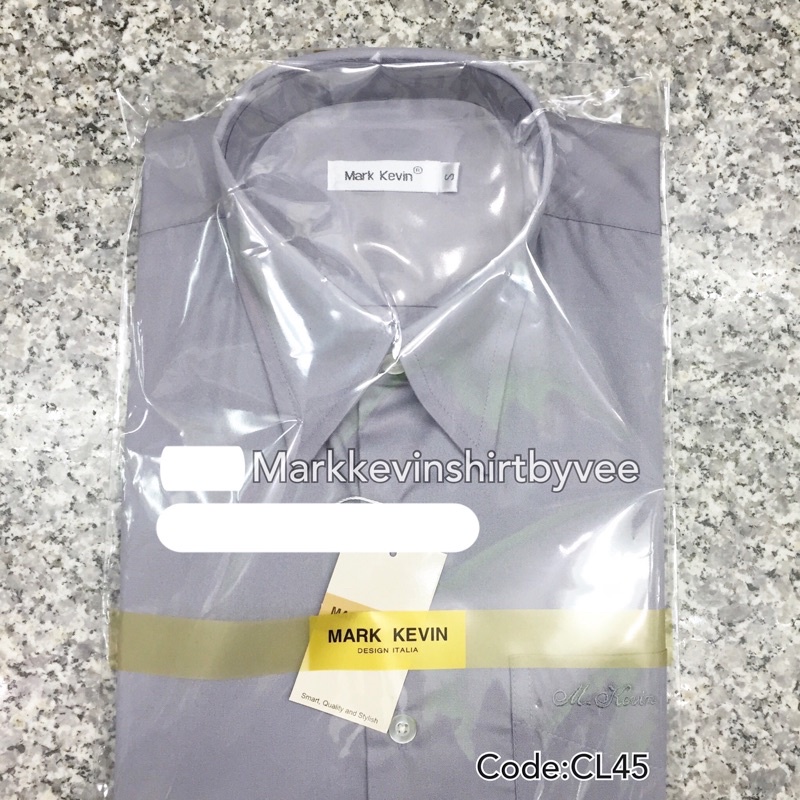เสื้อเชิ้ตสีเทาอ่อน(เทาsilver) มีกระดุมปกด้านใน มีทังแขนสั้นและแขนยาวค่ะ