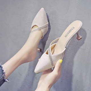 รองเท้าแตะ Pointed Toe ของผู้หญิงฤดูร้อนปี 2020 ใหม่แฟชั่นส้นหนารองเท้าแตะเป่าโถวทุกคู่รองเท้าแตะผู้หญิงสวมใส่