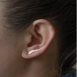 New fashion, simple and versatile, trendy ear hooks, temperament, high-quality alloy leaf earrings for women