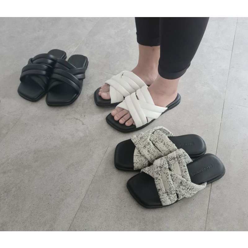 Bloomberg AUNA - รองเท้าแตะผู้หญิง Big Size Jumbo 41-45