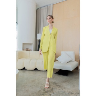 จัดเซ็ตสูทสีใหม่ รุ่นนี้เหมาะกับผู้สูง 165+ ขึ้นไป 2MUAY รุ่น GJO7221/GJO8312F SMART PLEAT SET ชุดอัดพลีท ชุดทำงาน เซ...