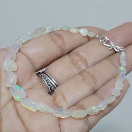 สร้อยข้อมือโอปอลแท้ อะไหล่เงินแท้ (Natural Ethiopia Opal Beads Bracelet)