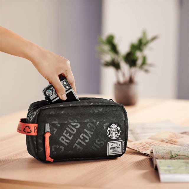 กระเป๋า Herschel x Starbucks Carry on