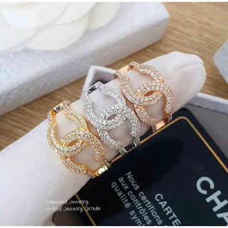 Chanel Ring แหวนชาแนล งานเพชรสวิสคัดเกรดอย่างดีค่ะ ดีไซน์ตัวซีไขว้งานสวยเลอค่ามากๆ เพชรใสมากๆๆๆ เล่นไฟดีเว่อร์ๆ