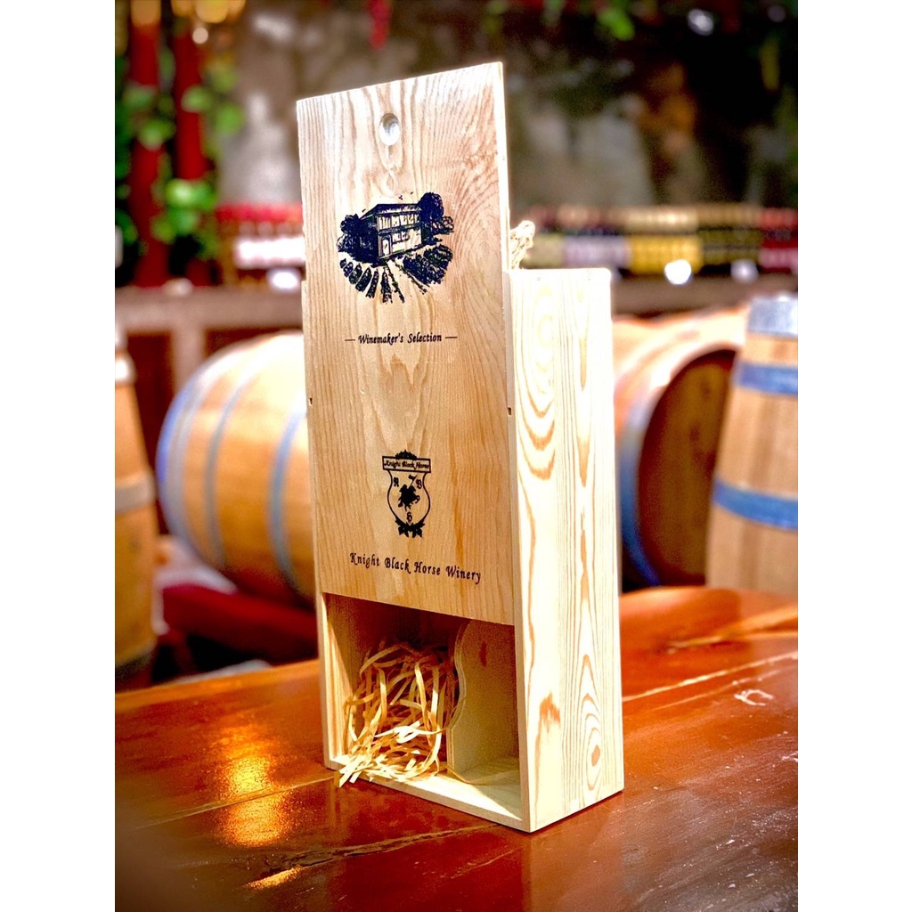 กล่องไม้ใส่ไวน์ขนาดบรรจุ 2 ขวด กล่องใส่ไวน์ทำจากไม้ที่เลือกอย่างประณีต Knight Black Horse Winery