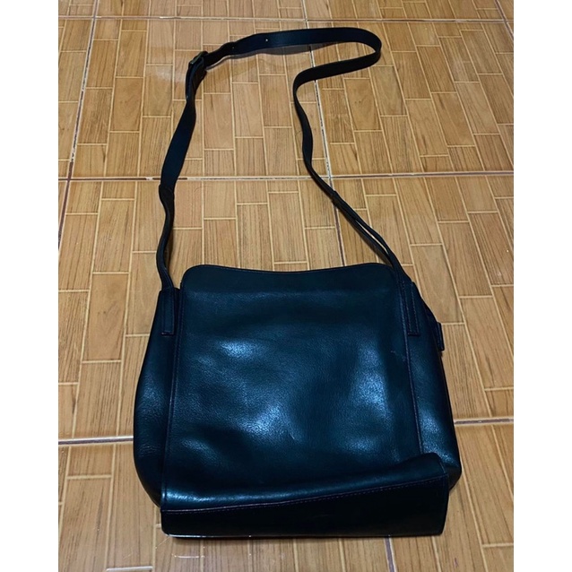 กระเป๋าสะพาย หนังแท้ DAKOTA สภาพมากกว่า 85%