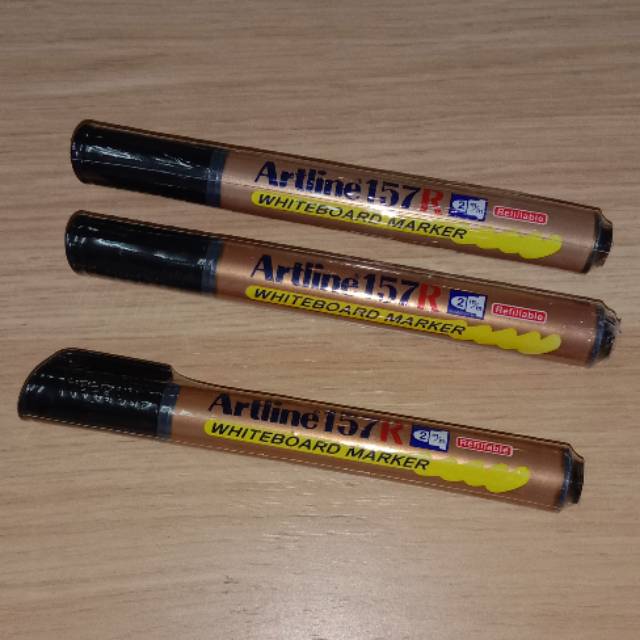 Artline EK 157 R ปากกาไวท์บอร์ดสีดํา 1 ชิ้น