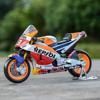 Maisto 1:18 2018 MotoGP Racing Honda RC213V #26 #93 รถหล่อแบบคงที่โมเดลรถจักรยานยนต์ของเล่นงานอดิเรกของสะสม