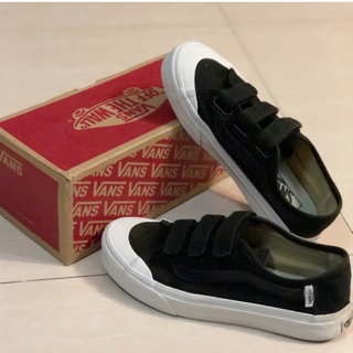 แท้100% Vans+กล่อง รุ่นBlack Ball V Blan Size: US Woman 7 / UK 4.5 / EUR 37.0 / ความยาว 23.5 ซ.ม.