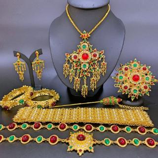 Vintage jewelry เครื่องประดับชุดไทย สร้อยคอสีทอง ครบเซทพลอยหลายสี